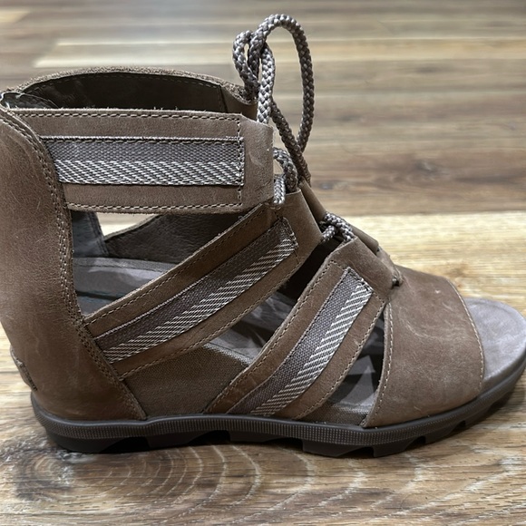 Like NEW 9.5 40.5 EU SOREL PLATFORMS SANDALS SHOES light tan Wedge - Picture 3 of 10